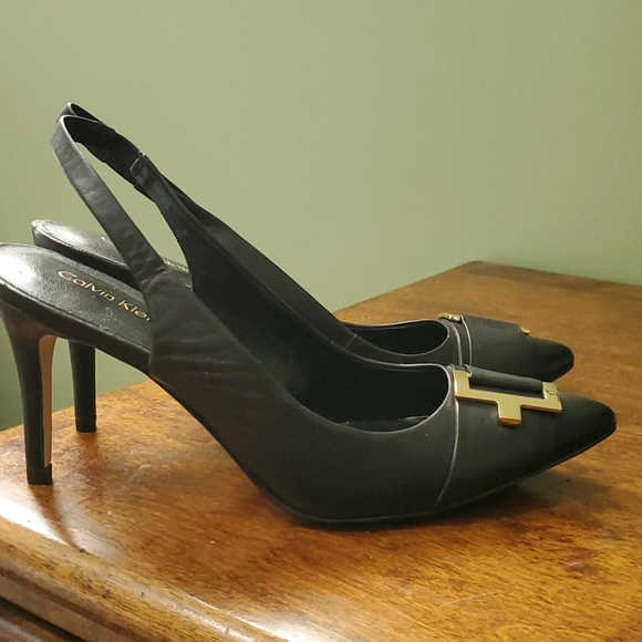 Shoes - Picture 2 of 3